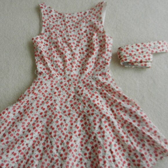 Adorable, summer sleeveless red floral dress, size 6, by MODA INT'L - Picture 3 of 9